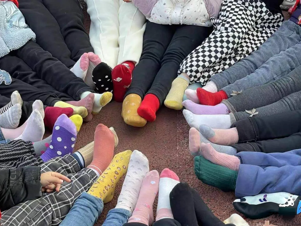 The 'Wrong Socks Day' event opens warmly,
