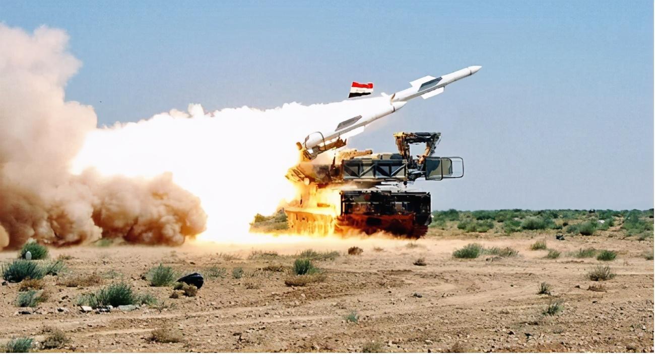 Foreign media: Hamas launches first attack in response to Is